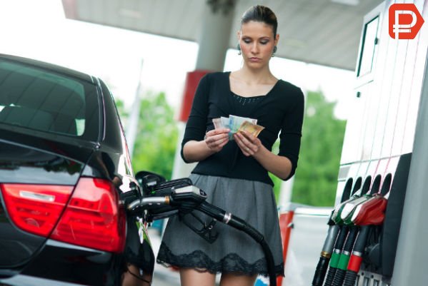 Многие владельцы мощных автомобилей ждут когда транспортный налог будет включен в стоимость бензина
