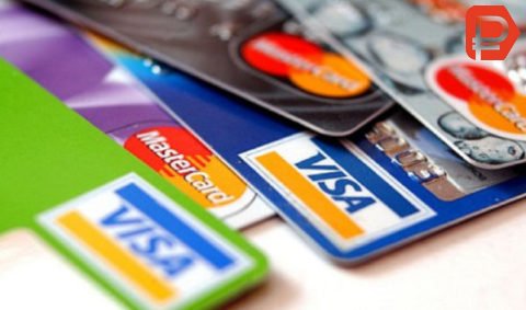 Вам стоит выбрать в зависимости от потребностей кредитную платиновую карту от ВТБ 24 или дебетовую